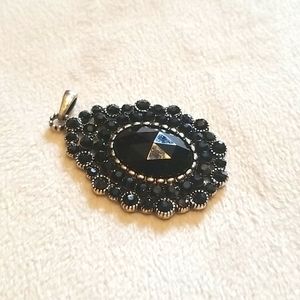Vintage 1980's black pendant necklace